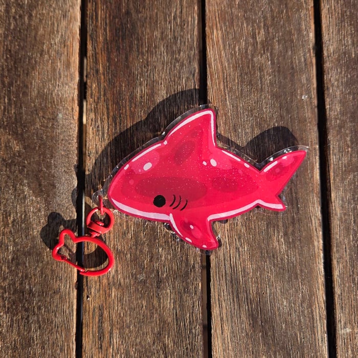 Gummy Shark ripple keychain - CHERRY