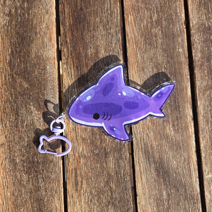 Gummy Shark ripple keychain - GRAPE
