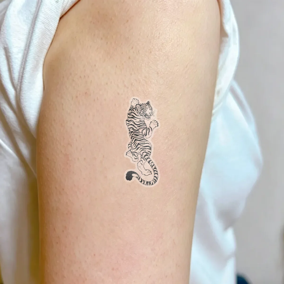 T09 Tiger Temporary Tattoo